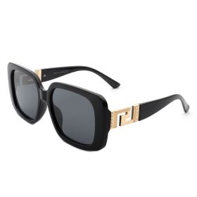 Square Chic Flat Top Women Fashion Sunglasses (Color: Black)